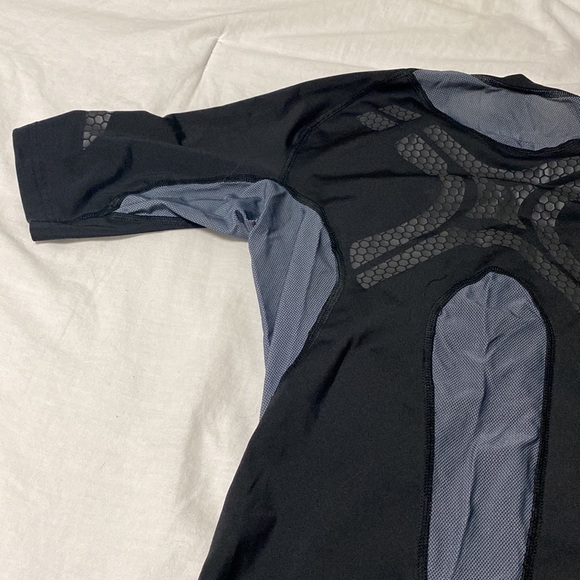 Adidas workout top - Picture 7 of 9